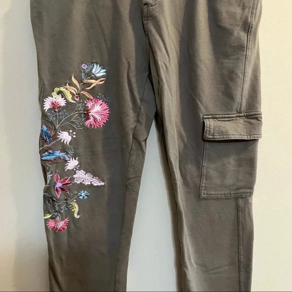 MATILDA JANE Camp Scouts Honor Pants Size Large L Embroidered Stretch Green - Picture 2 of 9